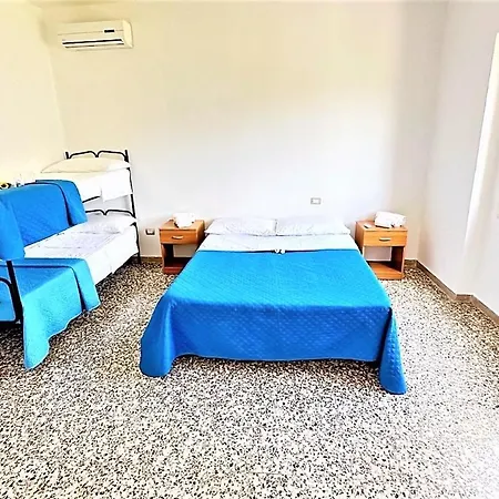 Holiday home Casette A Due Passi Dal Mare *